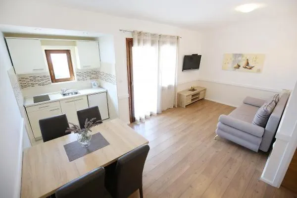 Apartment Lena *