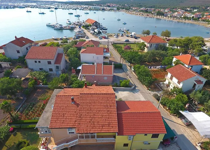 Lena Apartment Sukošan