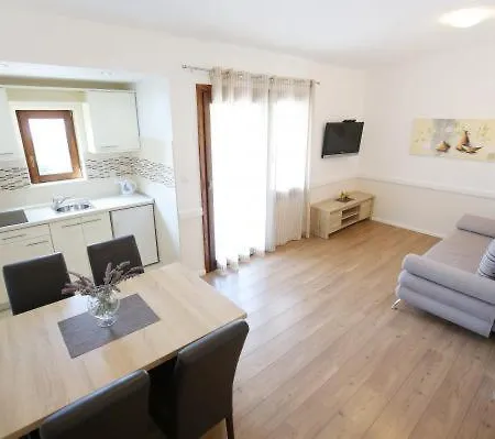 Apartment Lena *