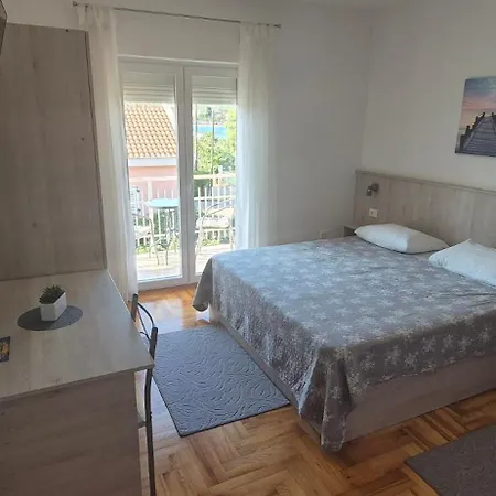 Apartment Lena