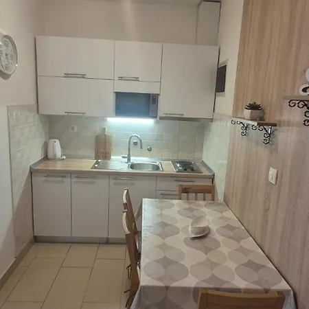 Apartment Lena *
